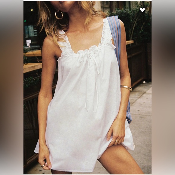 Swing Mini Dress White, Size 4 - Picture 2 of 10